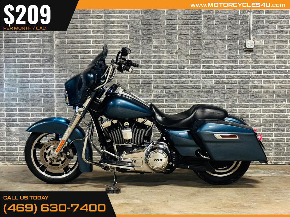 Street Glide®