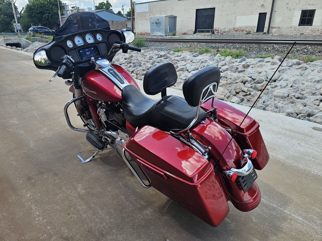 Street Glide®