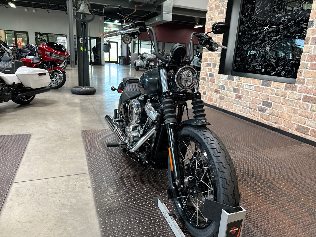 Street Bob®
