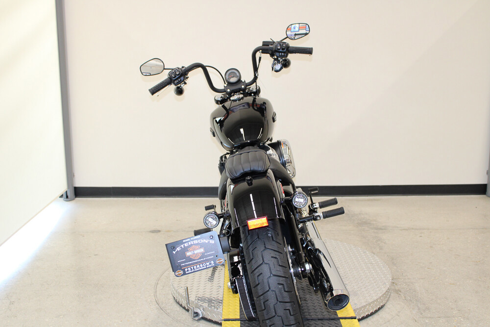 Street Bob®