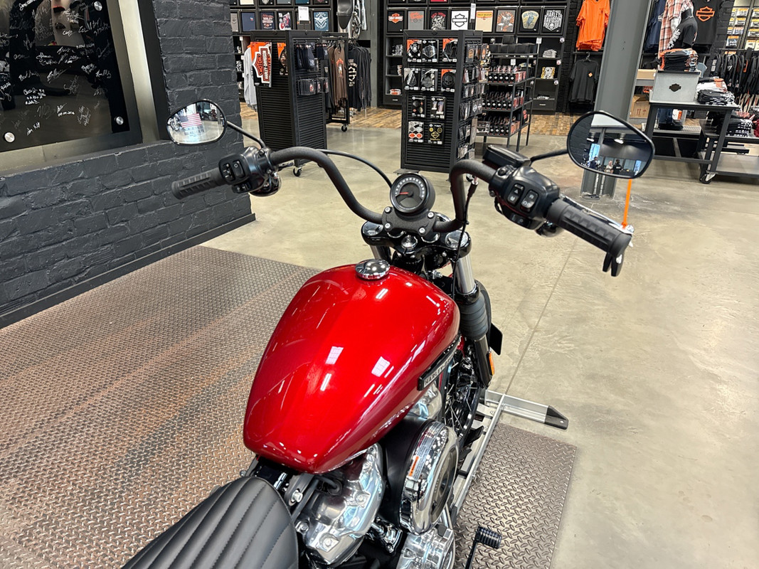 Street Bob®