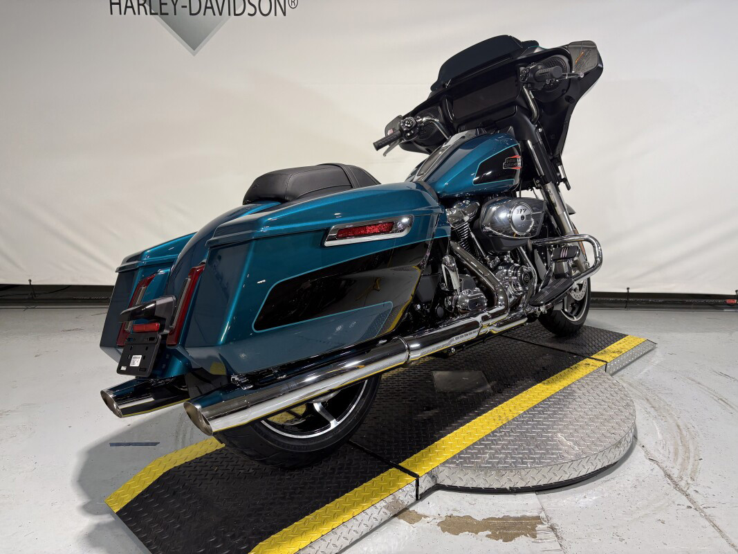 Street Glide®