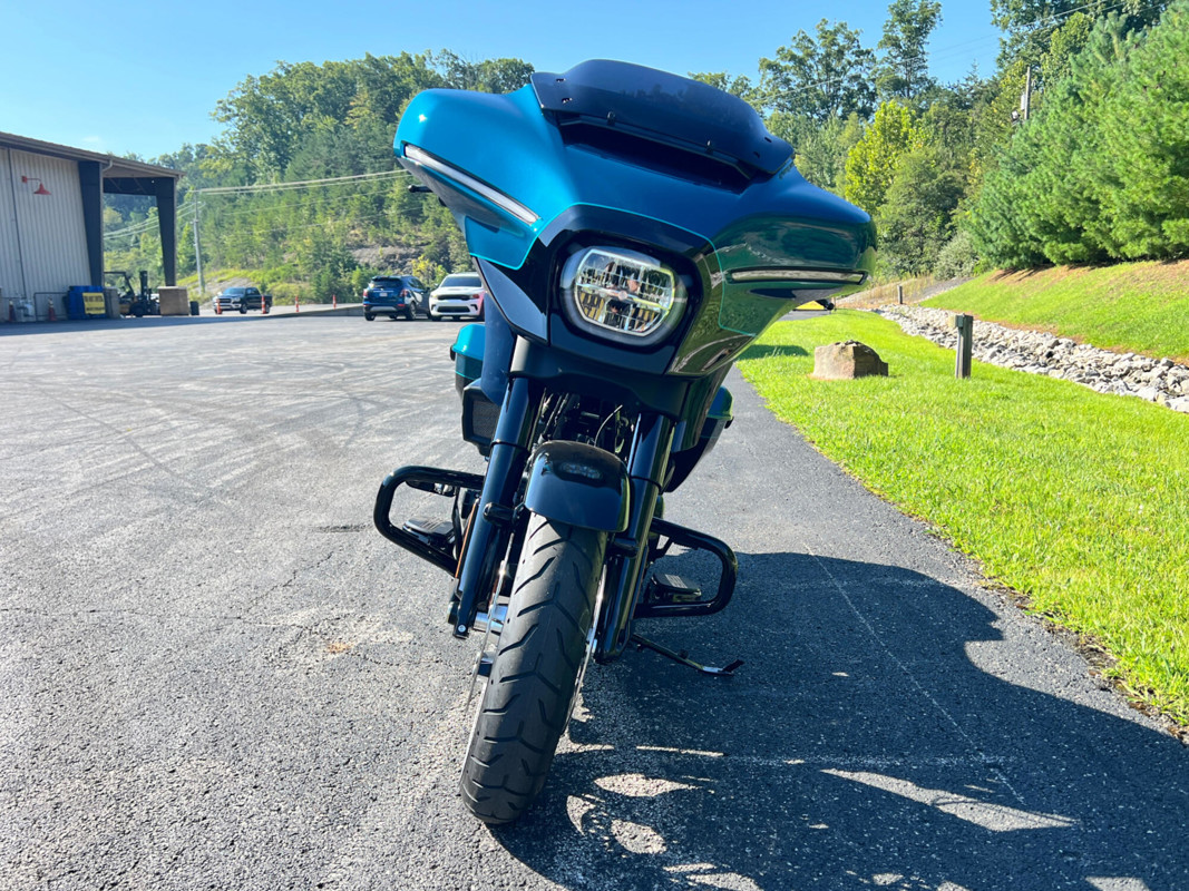 Street Glide®
