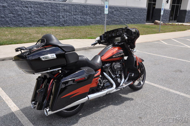 CVO® Street Glide®