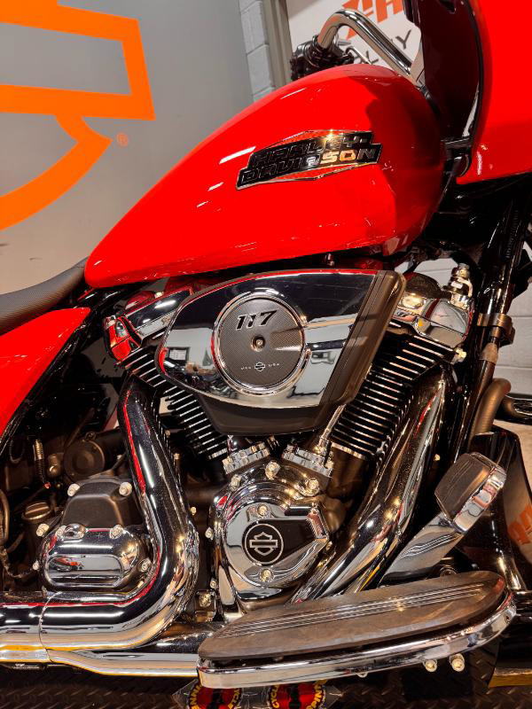 Road Glide®
