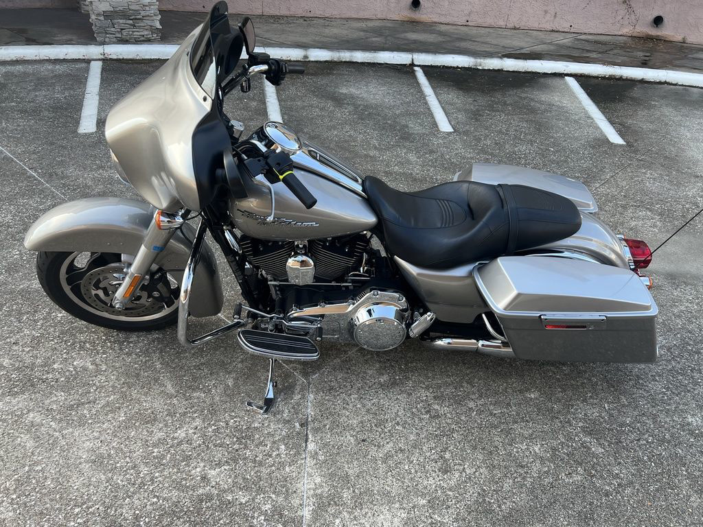 Street Glide®