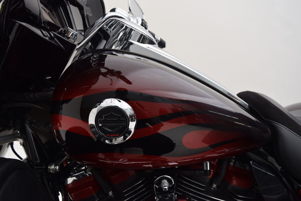 CVO® Tri Glide®