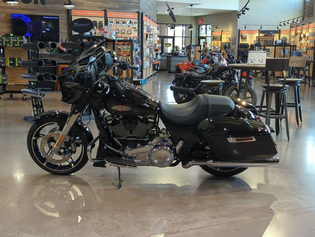 Street Glide®