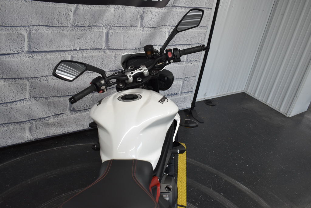 Street Triple R