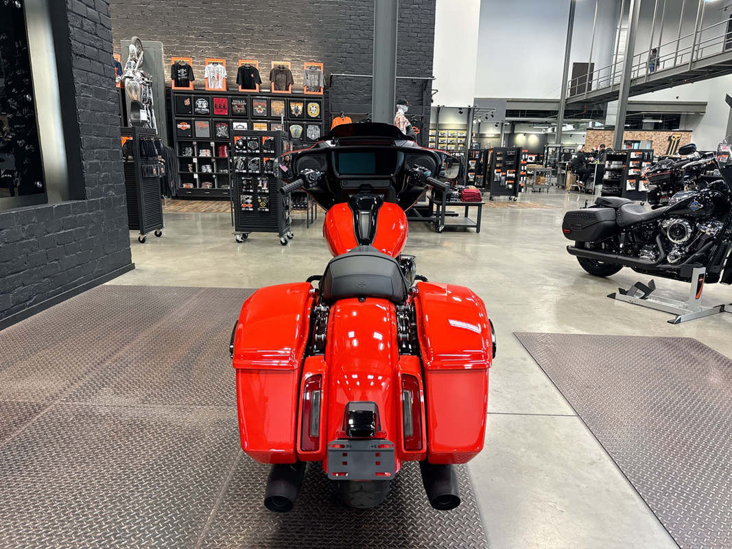Street Glide®