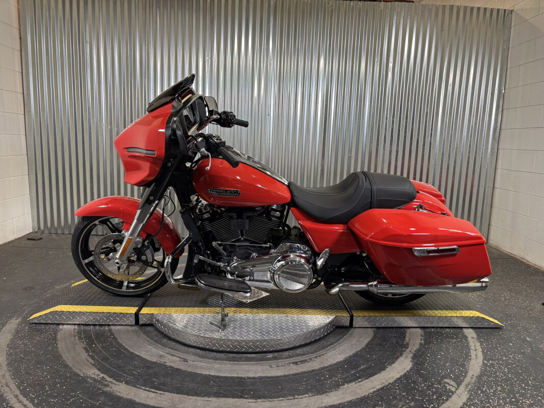 Street Glide®