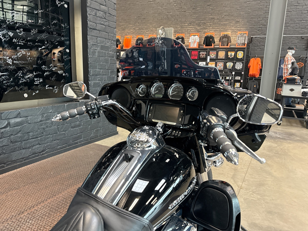 Electra Glide® Ultra Limited® Low