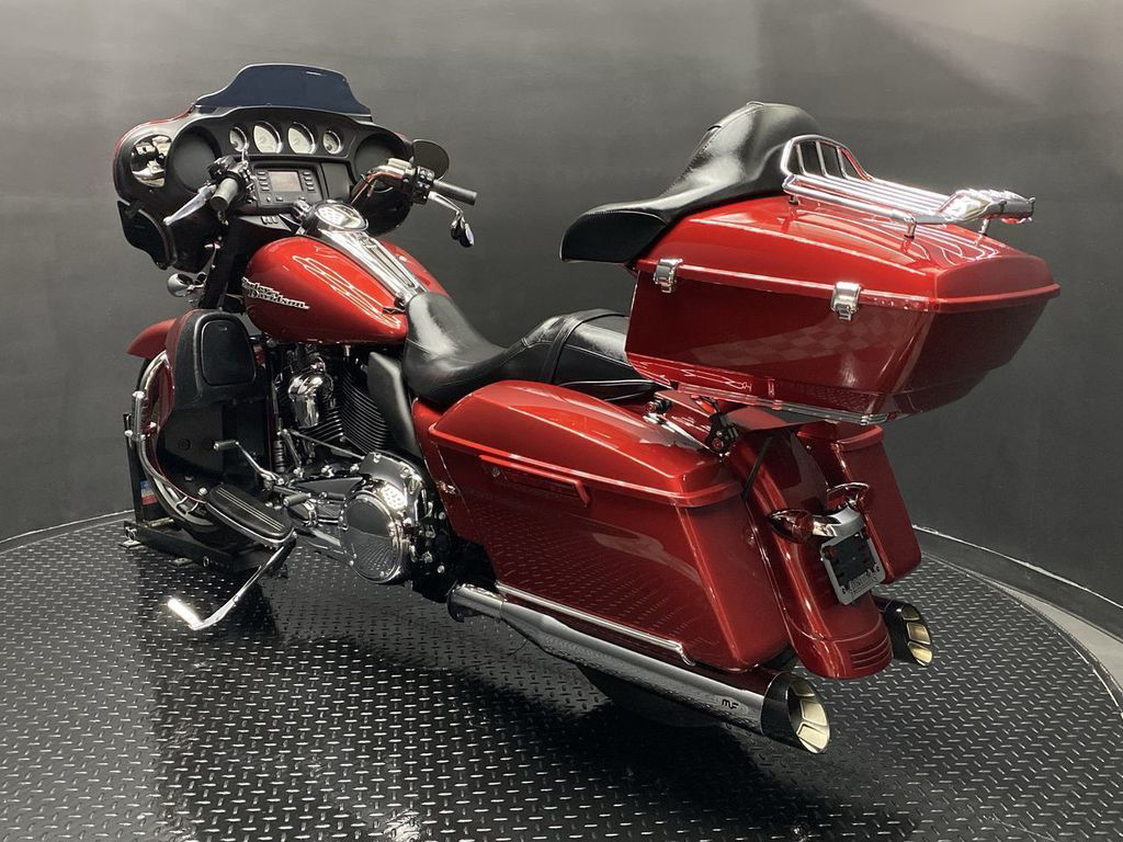 Street Glide®