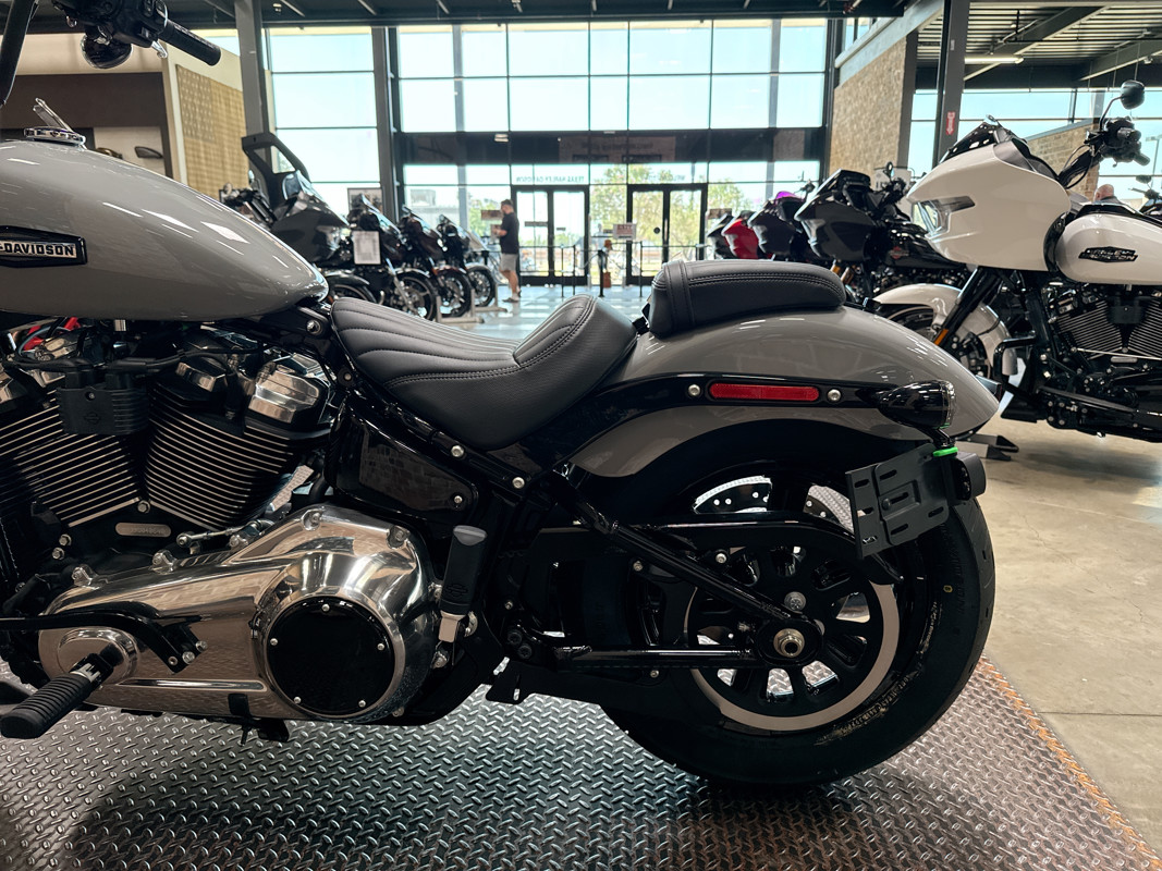 Street Bob®
