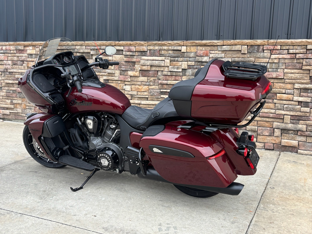 Pursuit Dark Horse 112