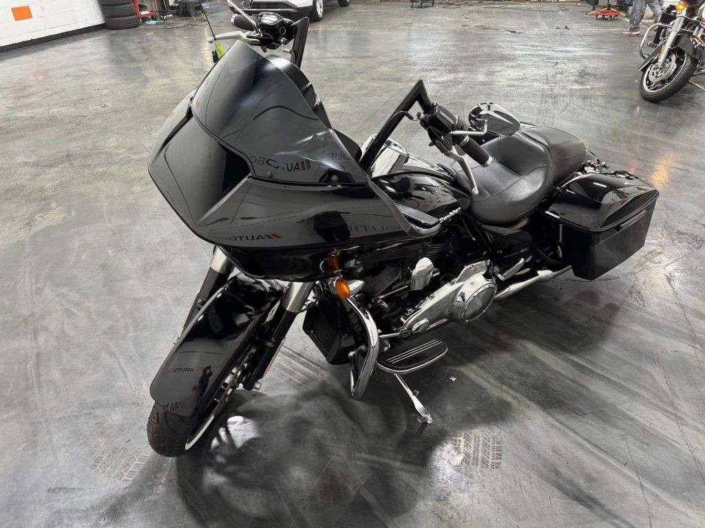 Road Glide®
