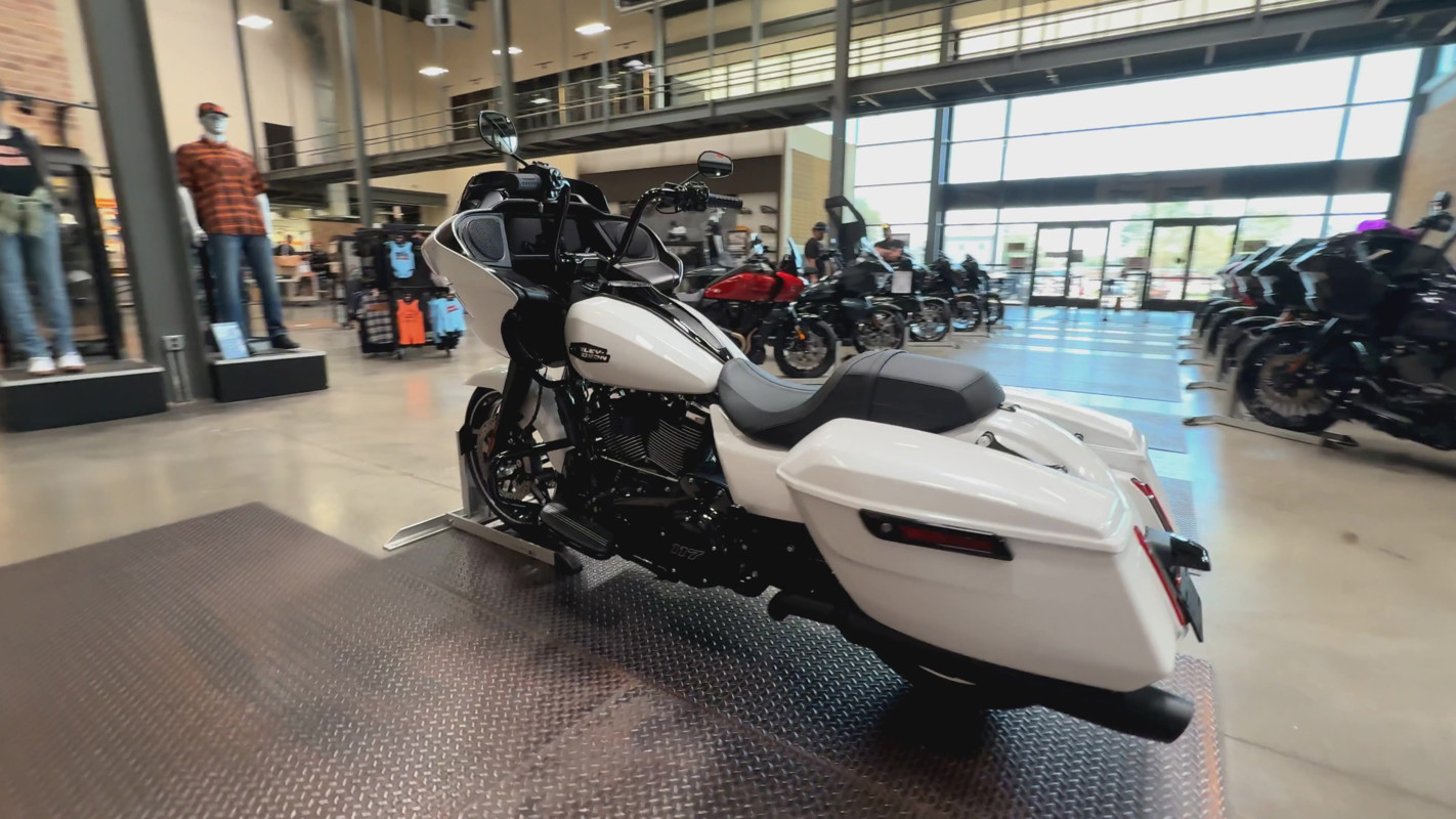 Road Glide®