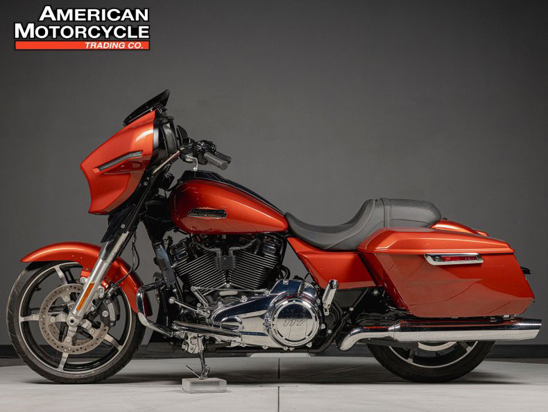 Street Glide®