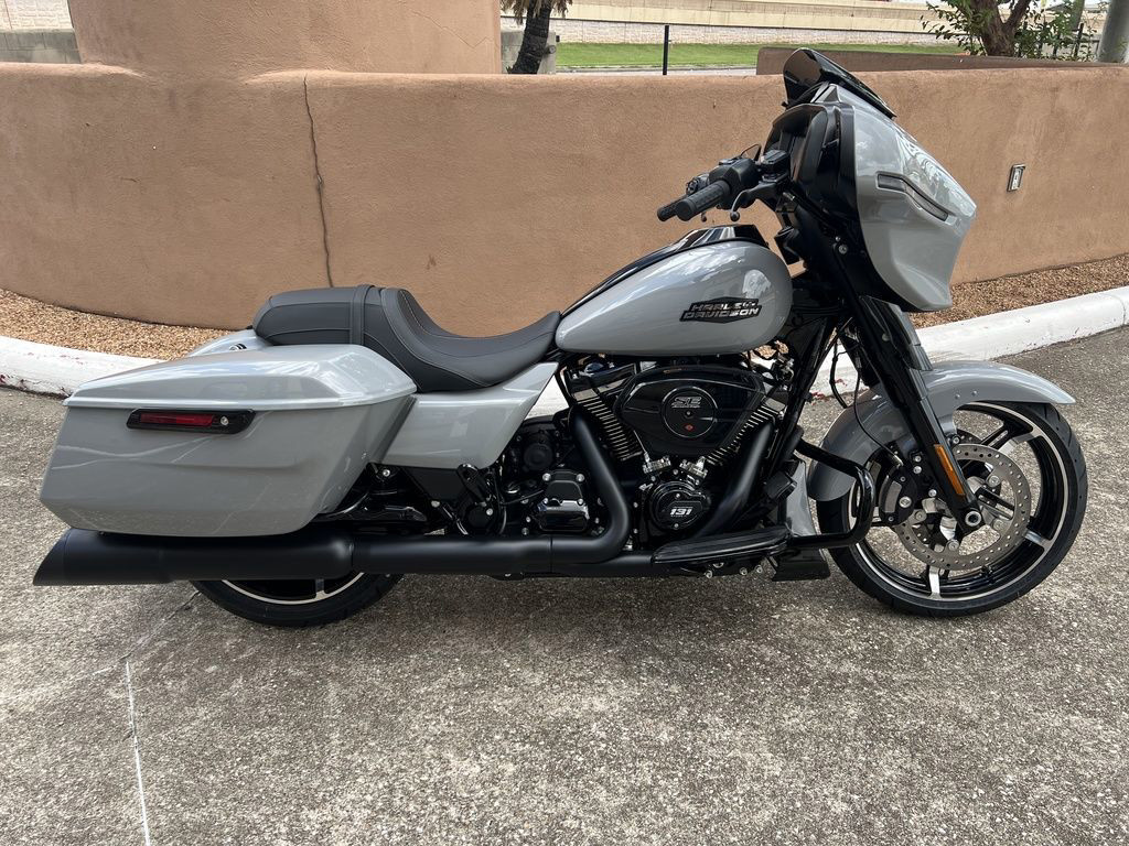 Street Glide®