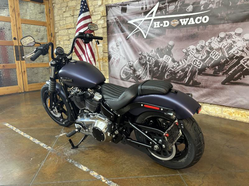 Street Bob®