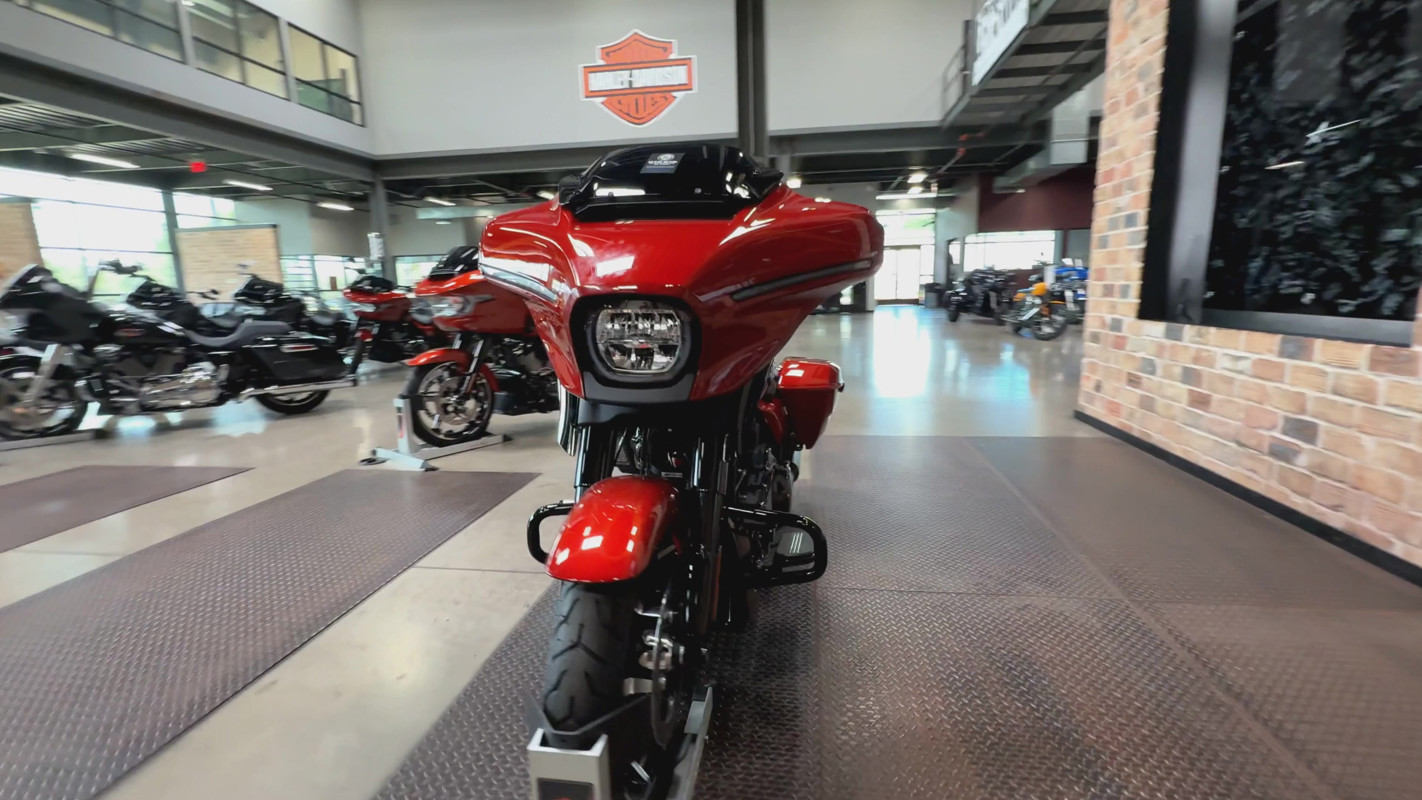 Street Glide®