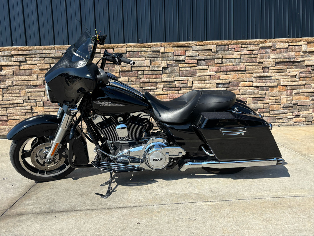 Street Glide®