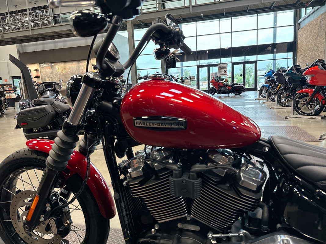 Street Bob®