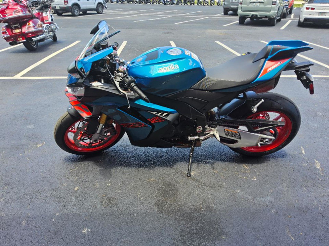 RSV4 1100