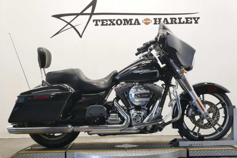 Street Glide®