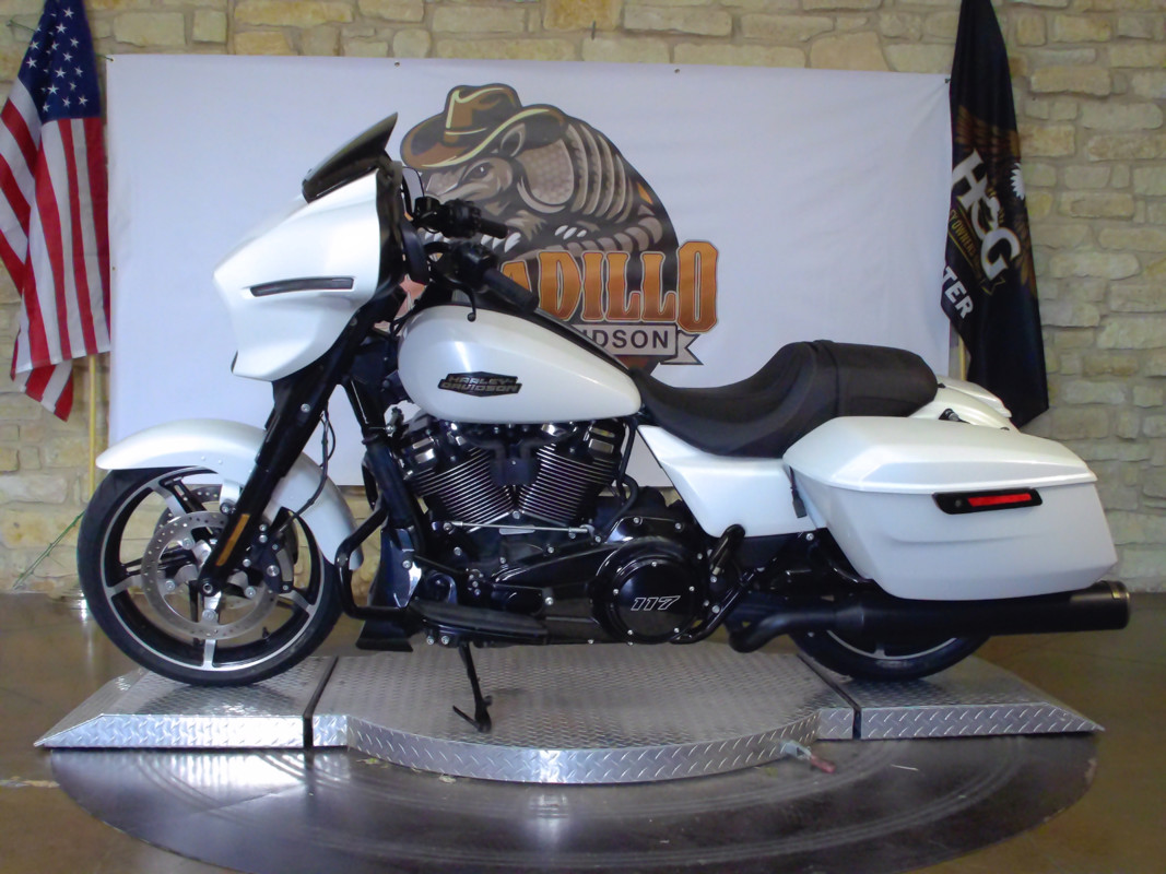 Street Glide®
