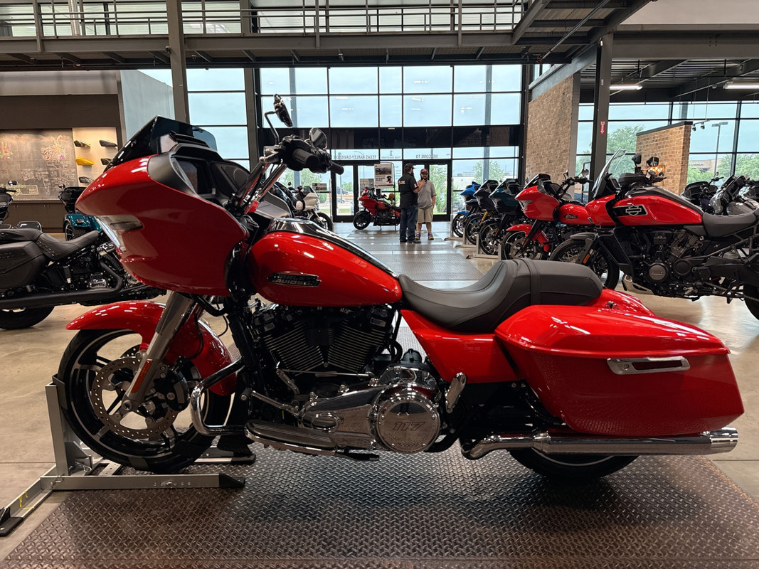 Road Glide®