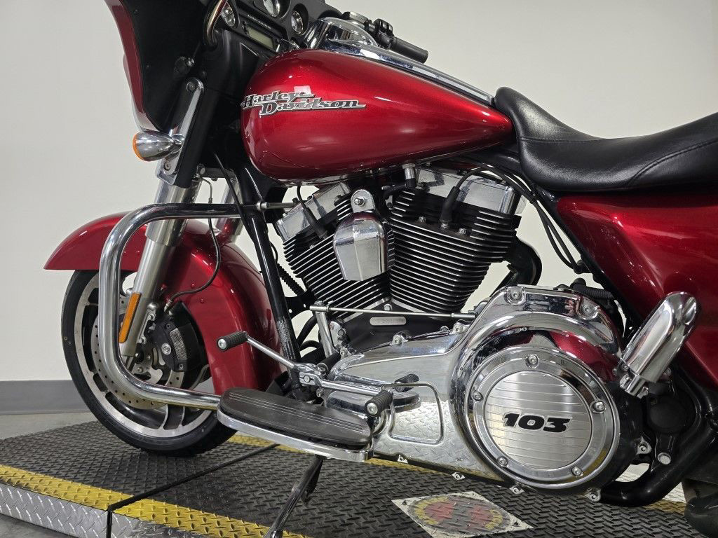 Street Glide®