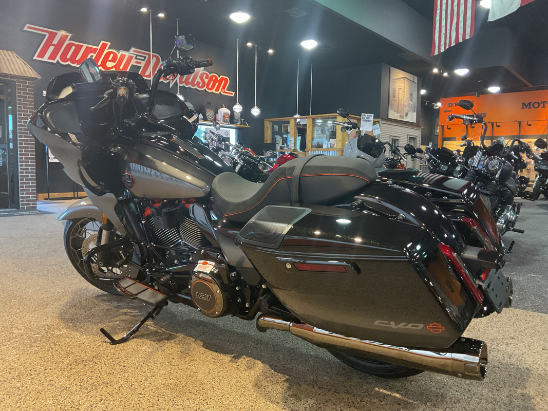 CVO® Road Glide®