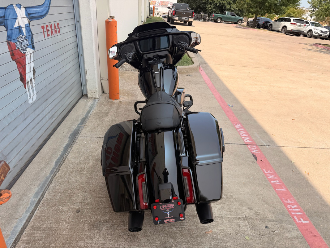 Street Glide®
