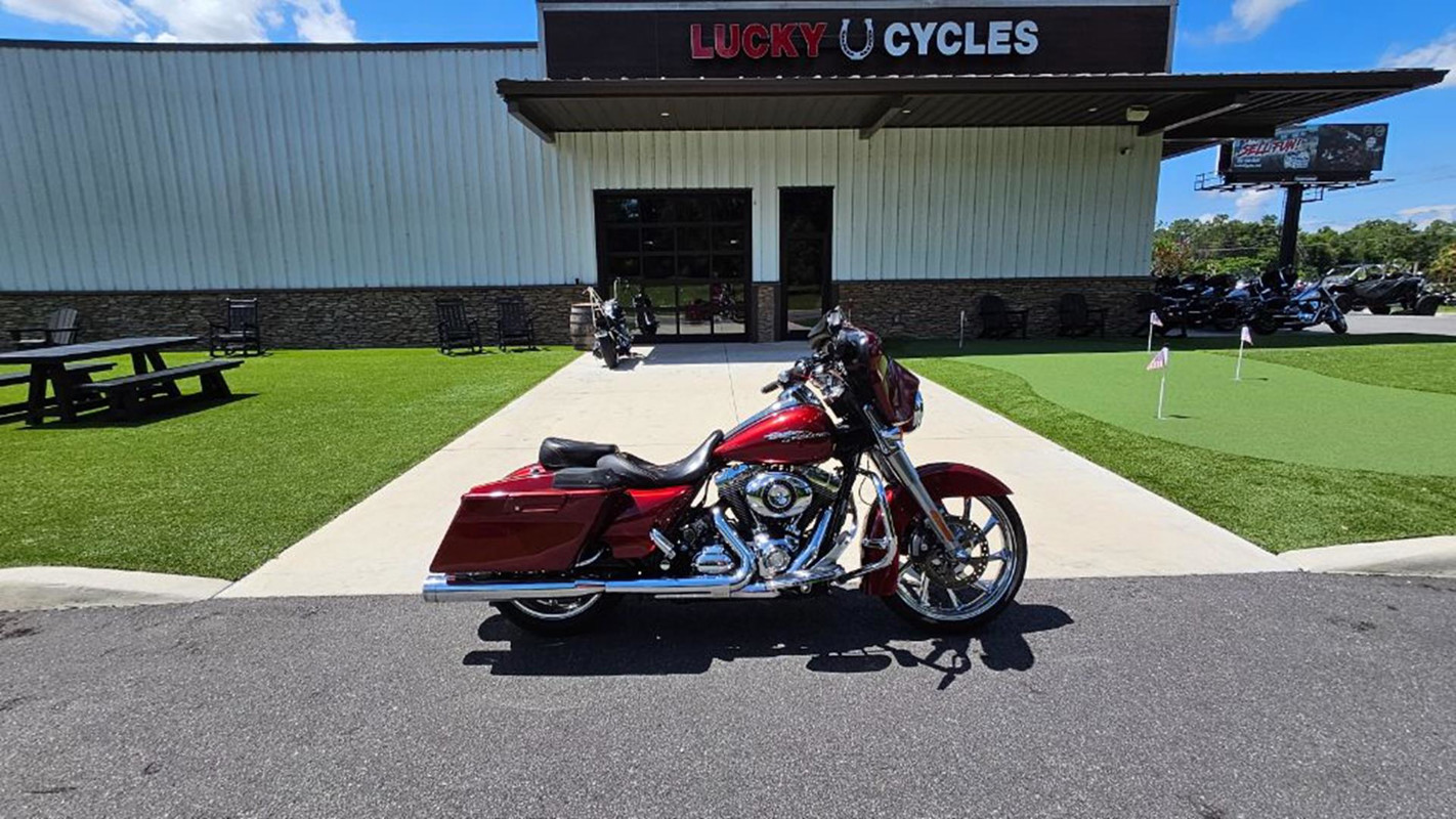 Street Glide®