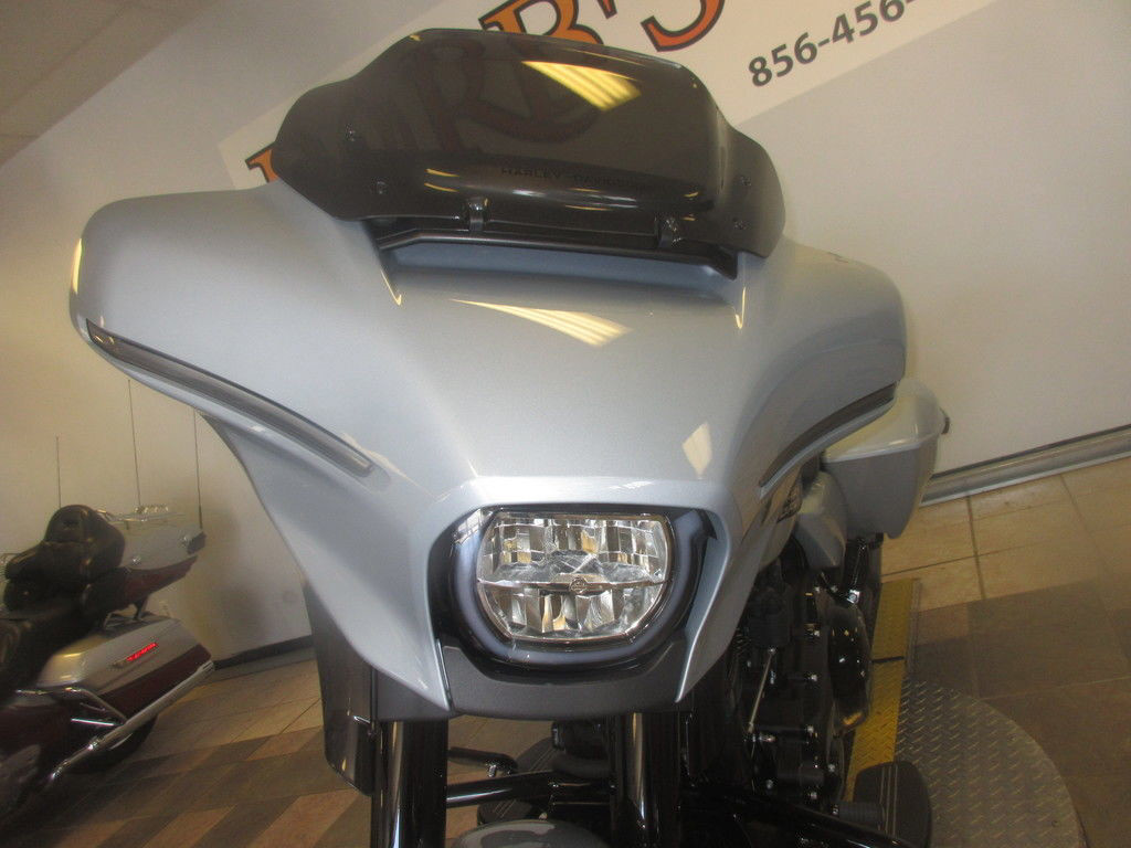 Street Glide®