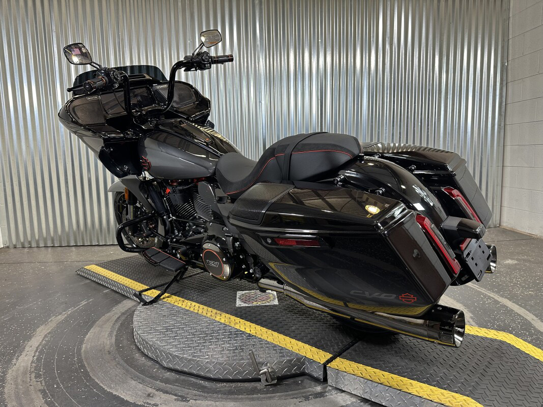 CVO® Road Glide®