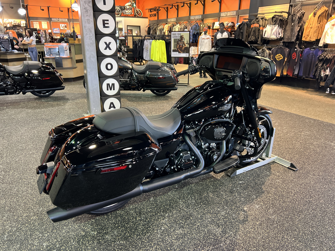 Street Glide®