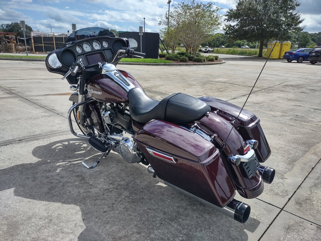 Street Glide®