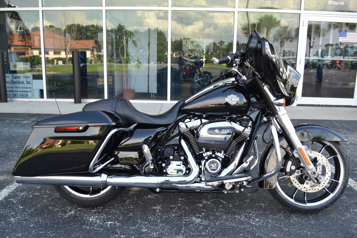 Street Glide®