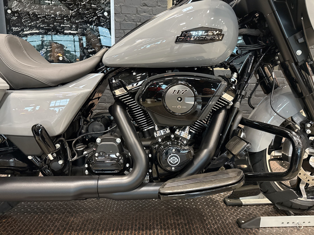 Street Glide®