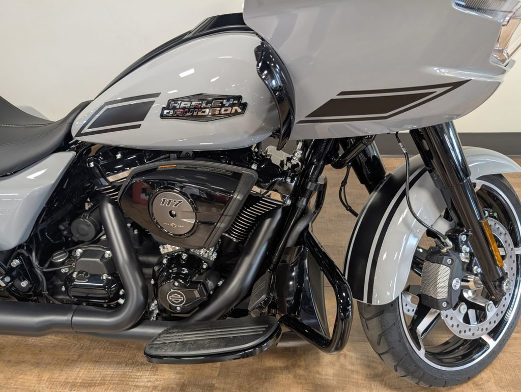 Road Glide®