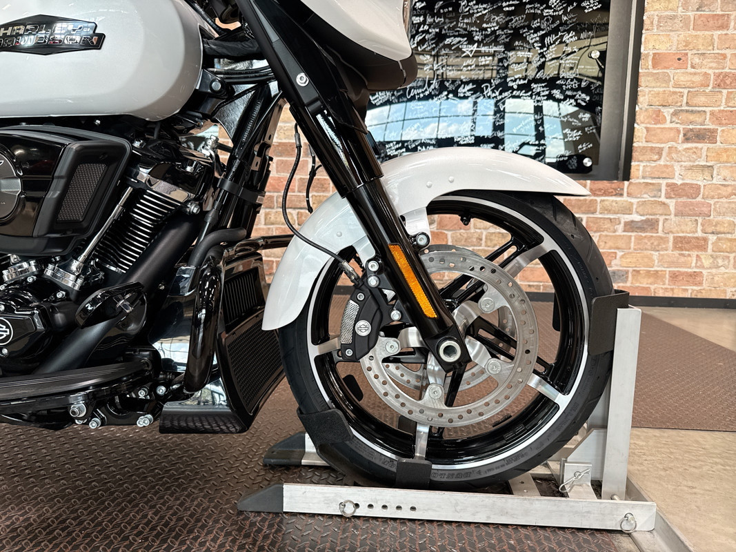 Street Glide®