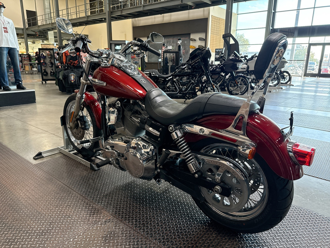 Dyna® Super Glide® Custom