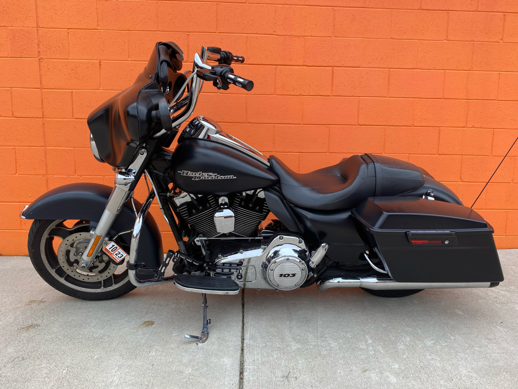 Street Glide®