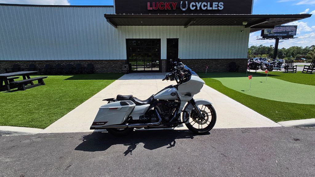 Road Glide®