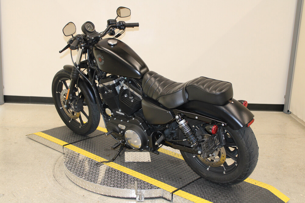 Iron 883®