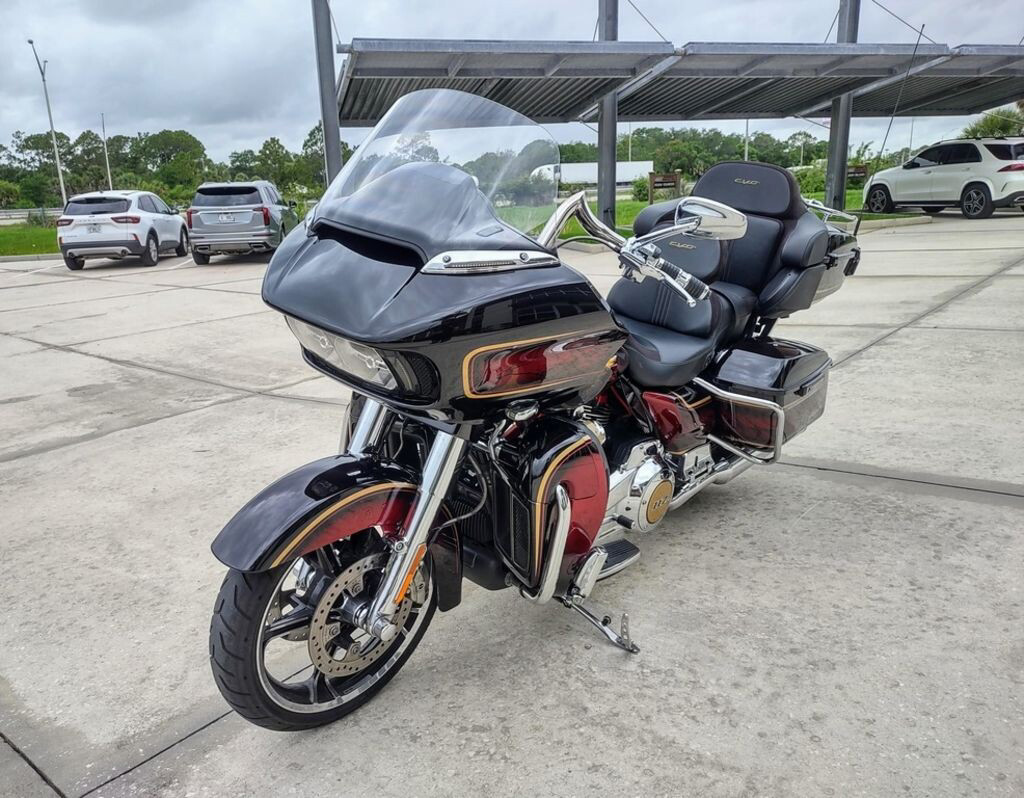 CVO® Road Glide® Limited Anniversary