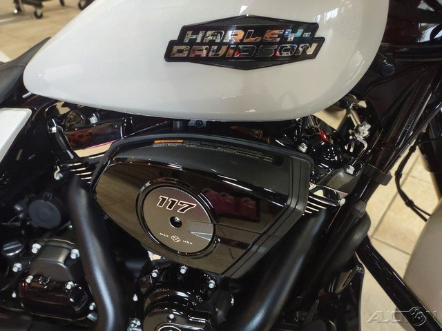 Street Glide®