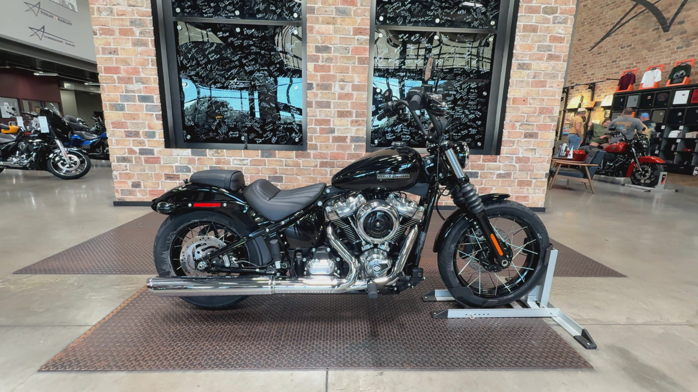 Street Bob®